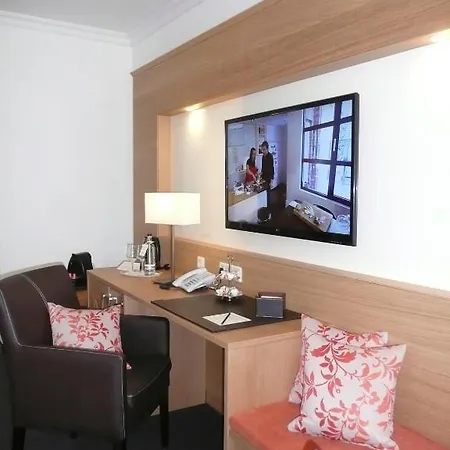 Garni Rheinpracht Hotel 4*